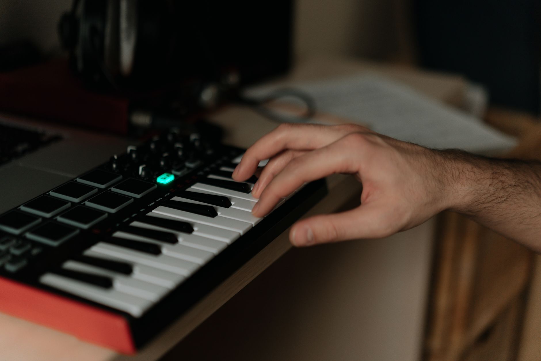 arturia minilab 3 top-down studio desk