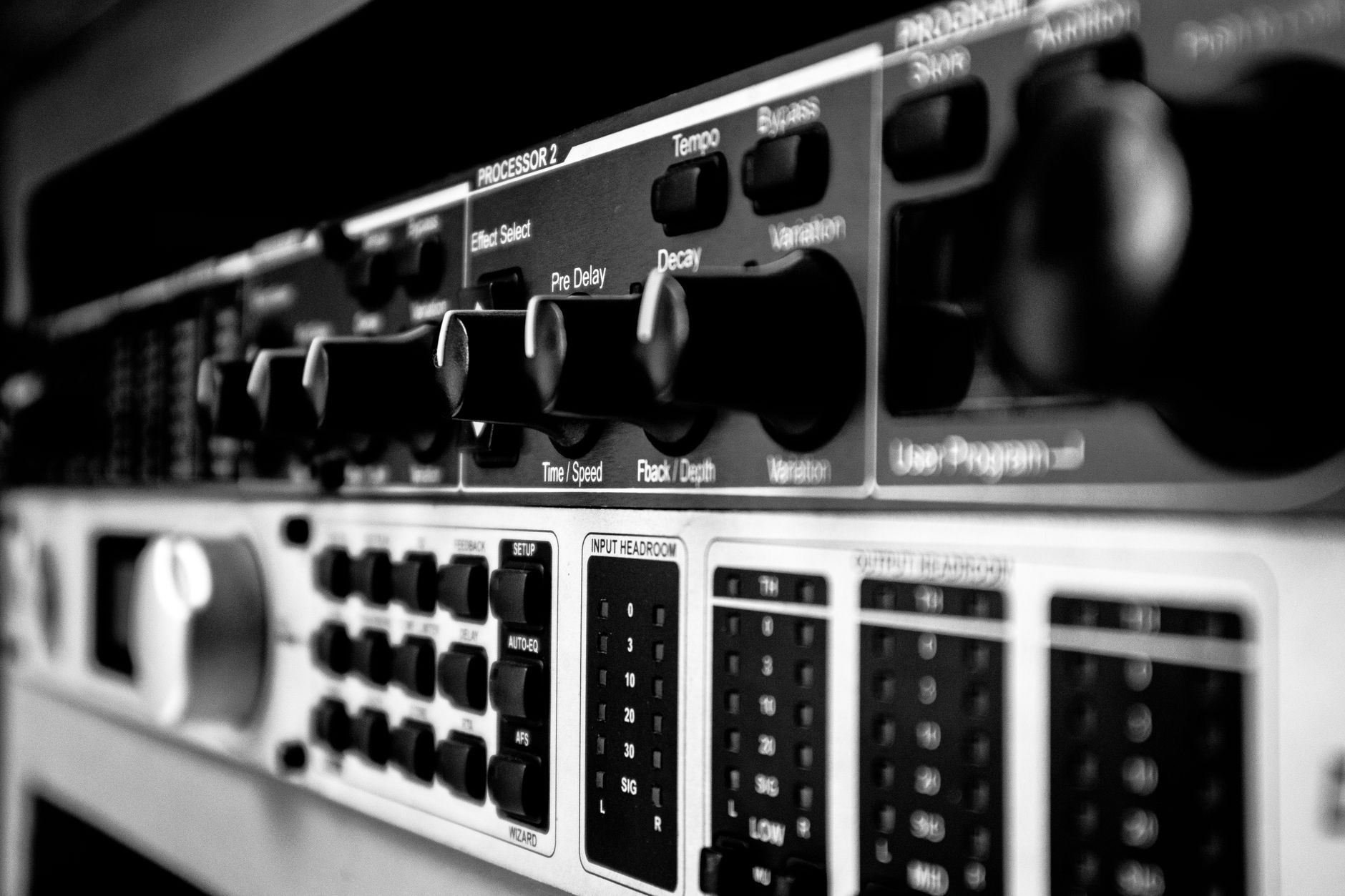 audio interface back panel balanced outputs