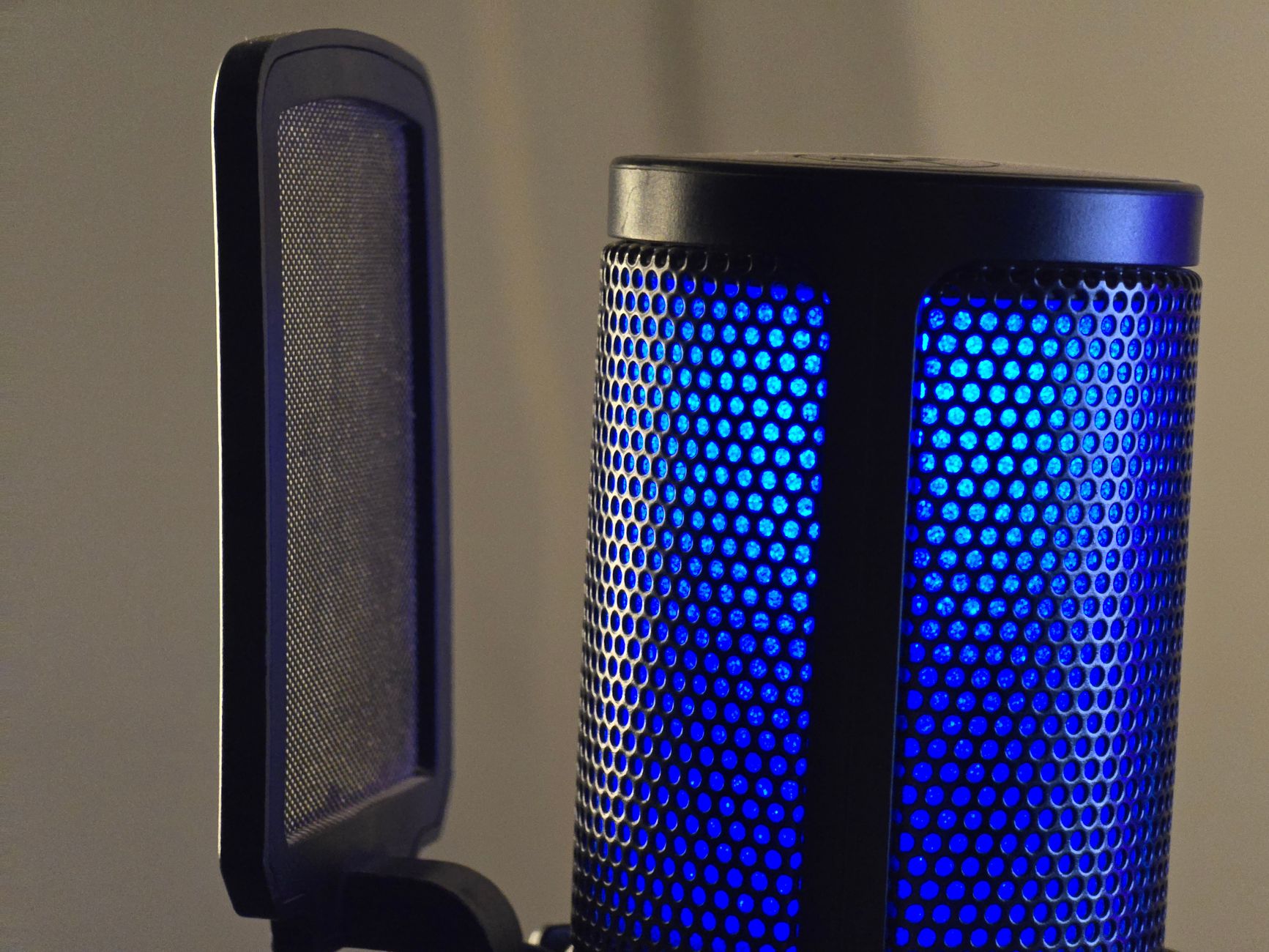 condenser microphone pop filter vocal recording setup