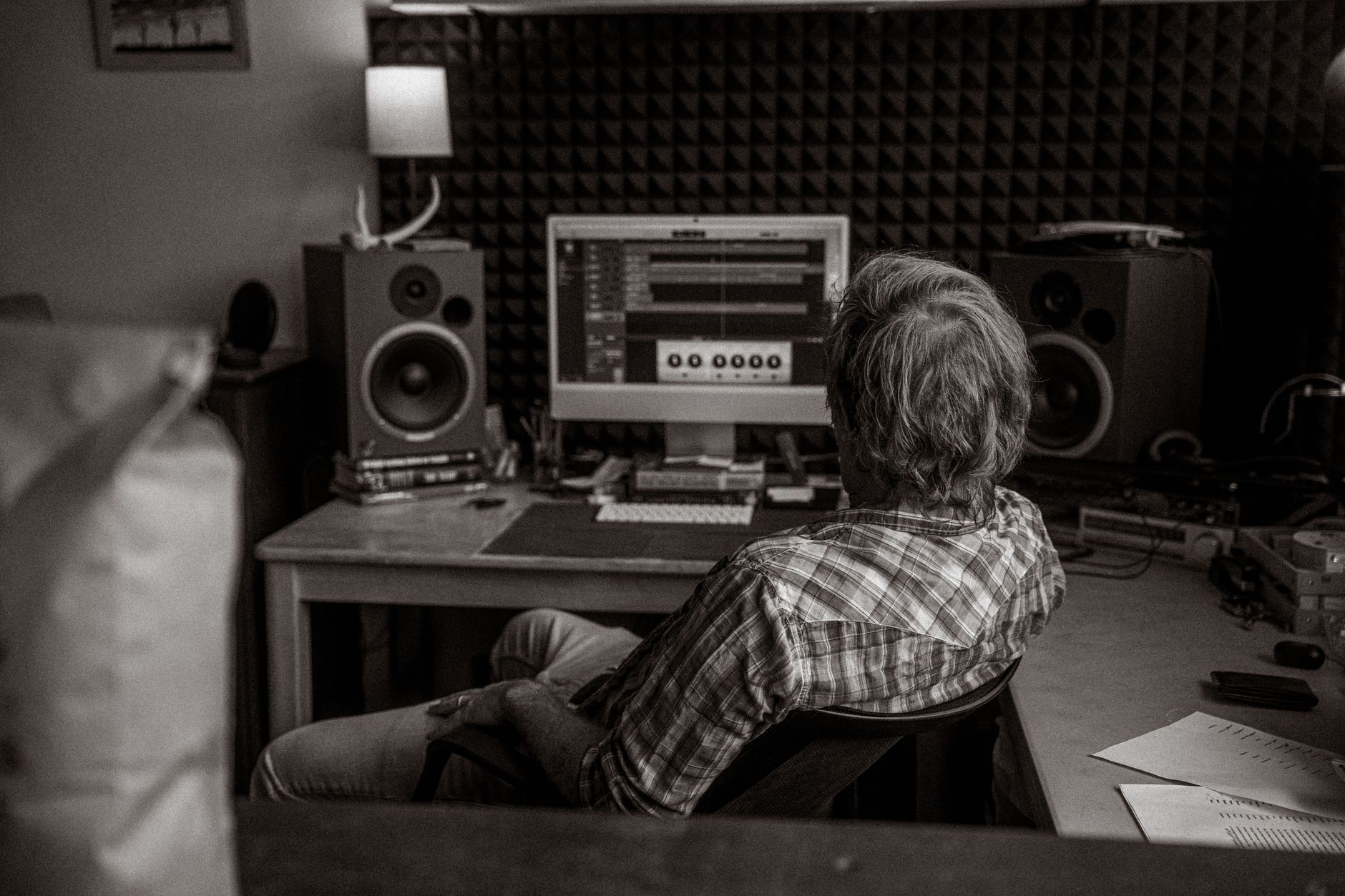 focusrite scarlett solo usb-c audio interface desktop