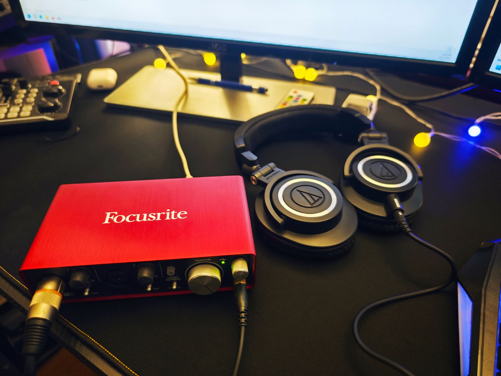 open-back headphones vs closed-back comparison on desk
