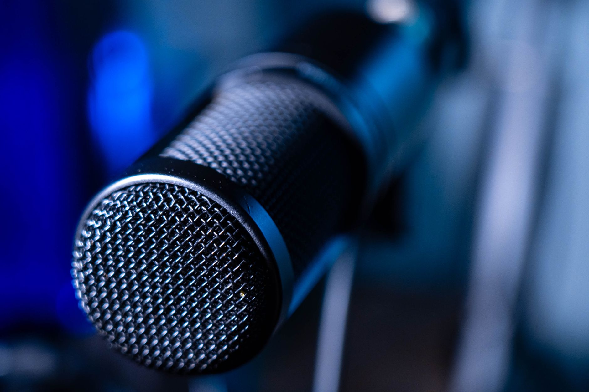 condenser microphone recording vocals close-up