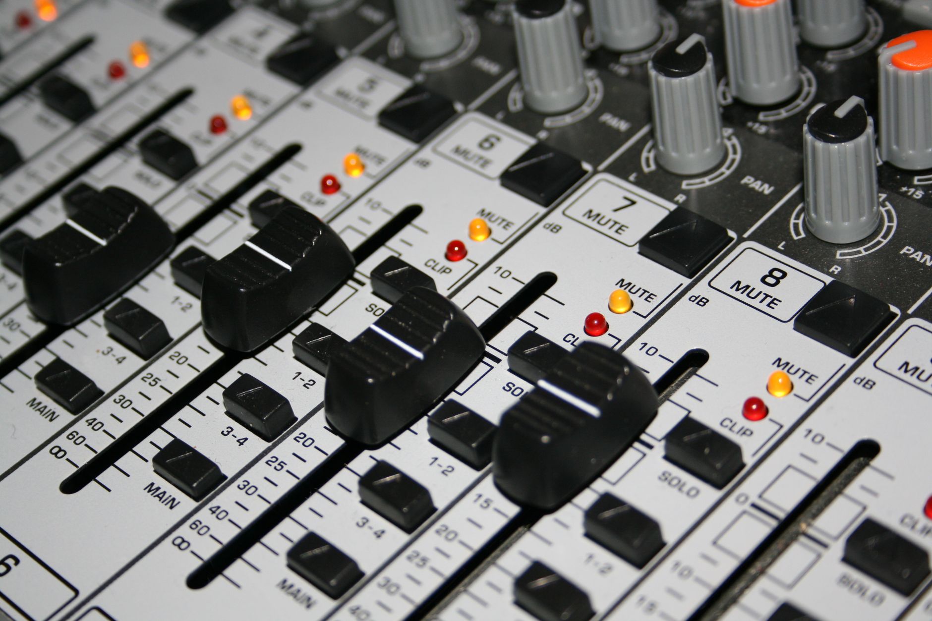 bedroom studio recording setup budget gear