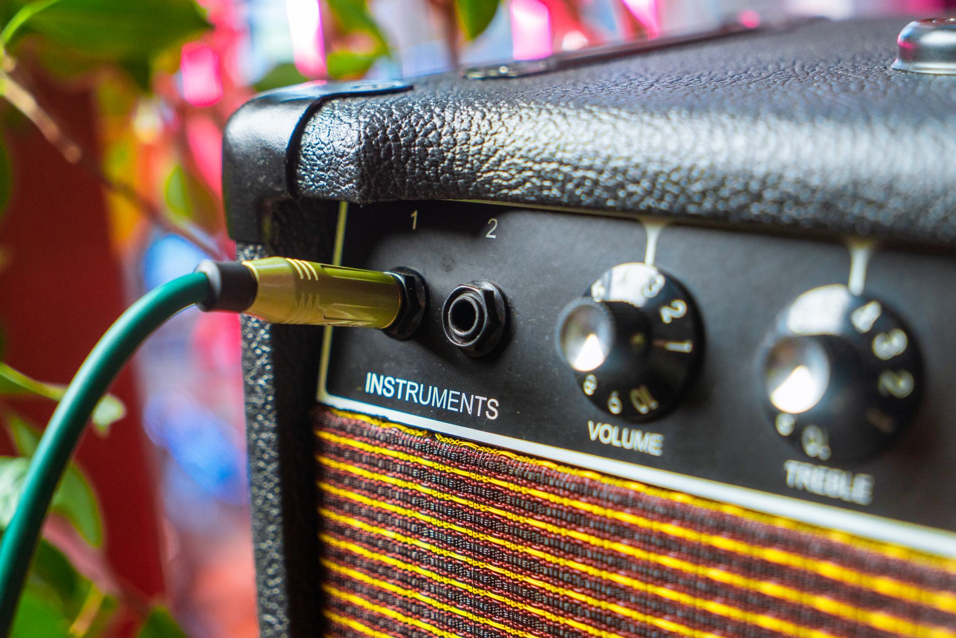 shure sm57 guitar amp microphone placement close-up