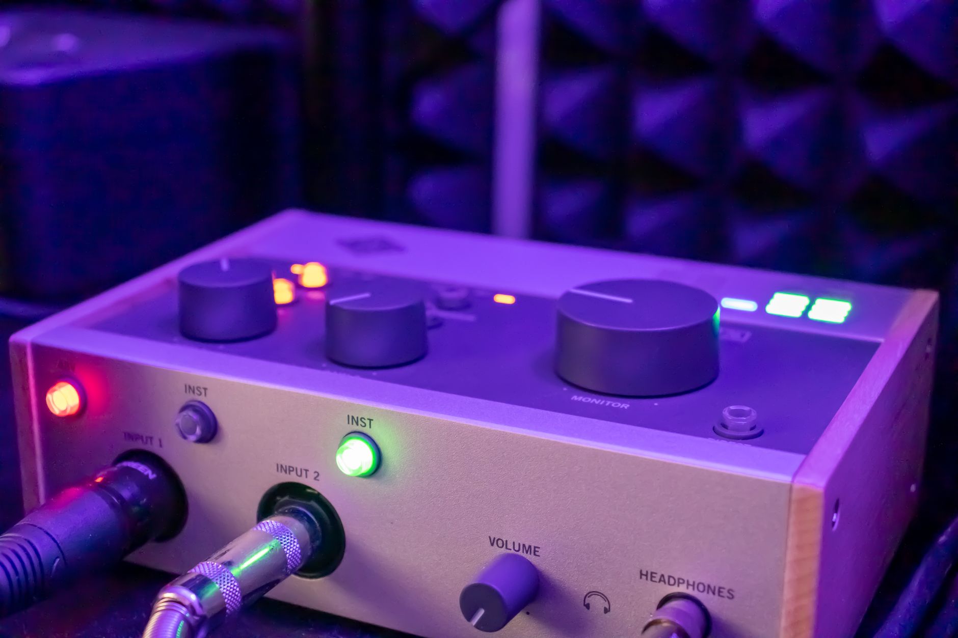 audio interface rear panel USB connection close-up