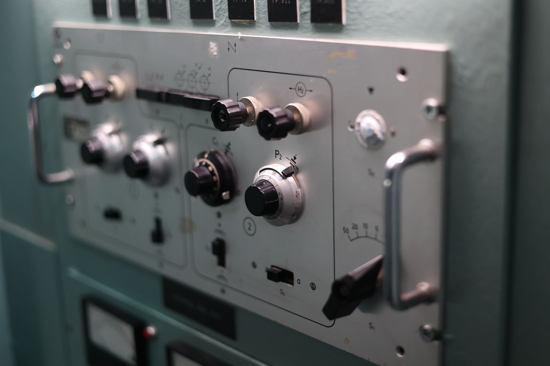 audio interface metal chassis knobs close-up